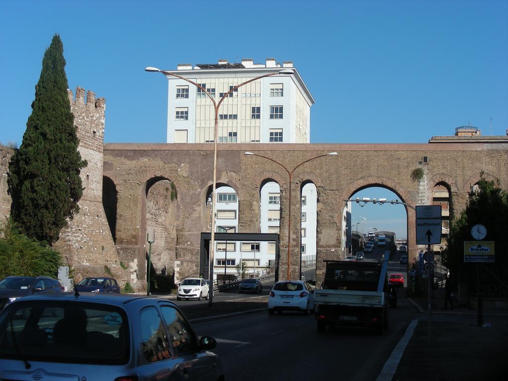 Maxim Rooms Rome Buitenkant foto