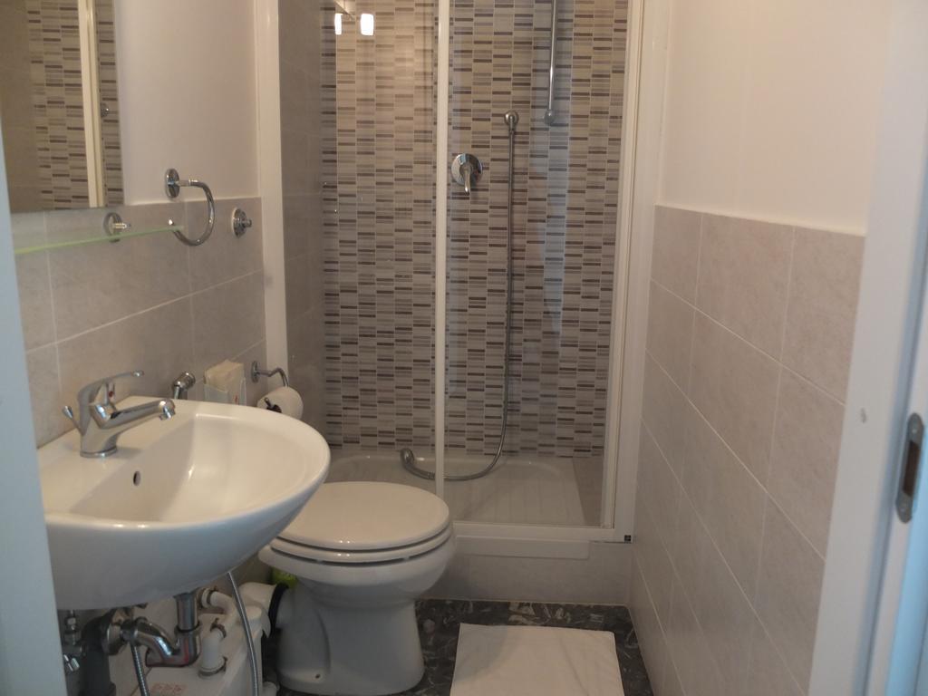 Maxim Rooms Rome Buitenkant foto