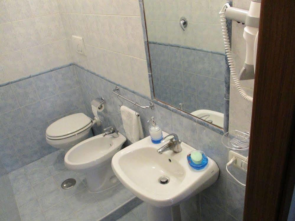 Maxim Rooms Rome Buitenkant foto