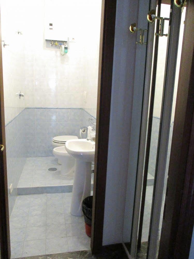 Maxim Rooms Rome Buitenkant foto