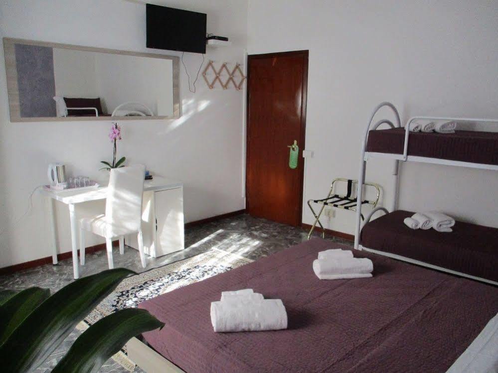 Maxim Rooms Rome Buitenkant foto