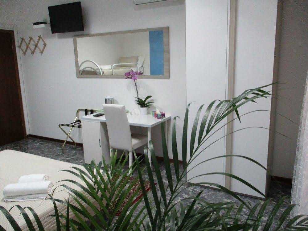 Maxim Rooms Rome Buitenkant foto