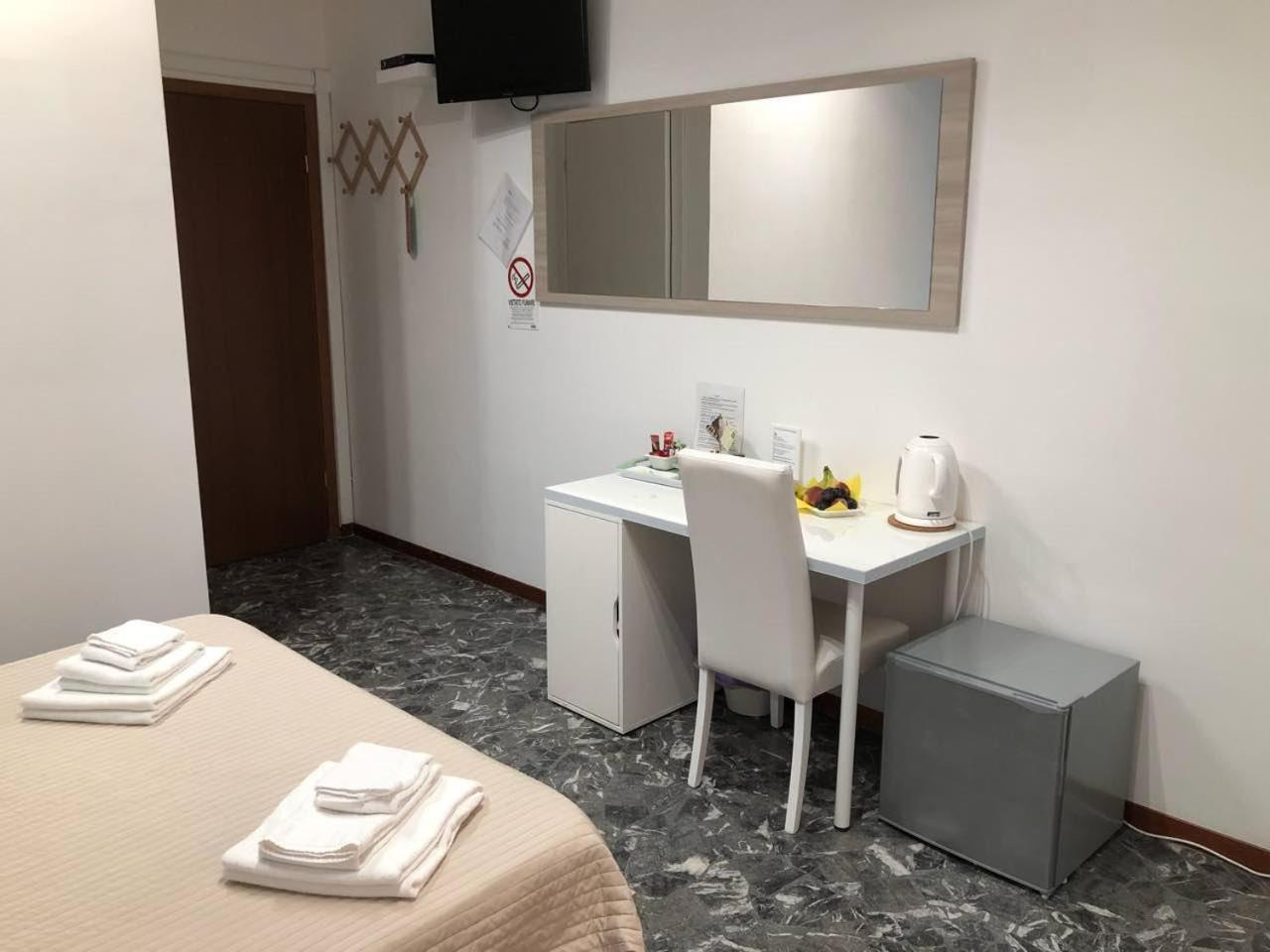 Maxim Rooms Rome Buitenkant foto
