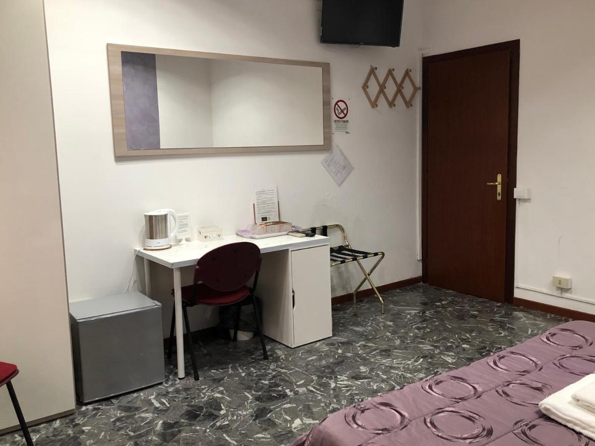 Maxim Rooms Rome Buitenkant foto